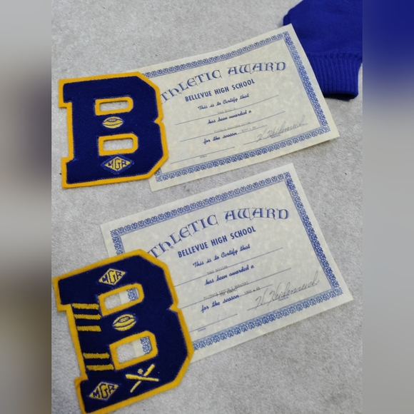 Vintage Bellevue 1960's H.S. Letterman Sweater and Letter Lot - Picture 3 of 9